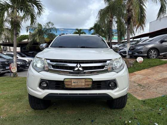 MITSUBISHI L200 TRITON 2.4 16V TURBO DIESEL SPORT HPE MOTORSPORTS CD 4P 4X4 AUTOMÁTICO MITSUBISHI L200 TRITON 2.4 16V TURBO DIESEL SPORT HPE MOTORSPORTS CD 4P 4X4 AUTOMÁTICO